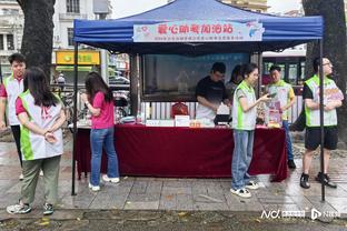 莱万：年轻时本可去英国踢球，当时航班都订好但因火山喷发而错过